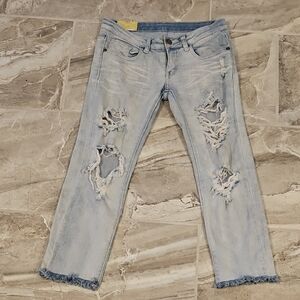 Light Wash Distressed Women’s Jeans